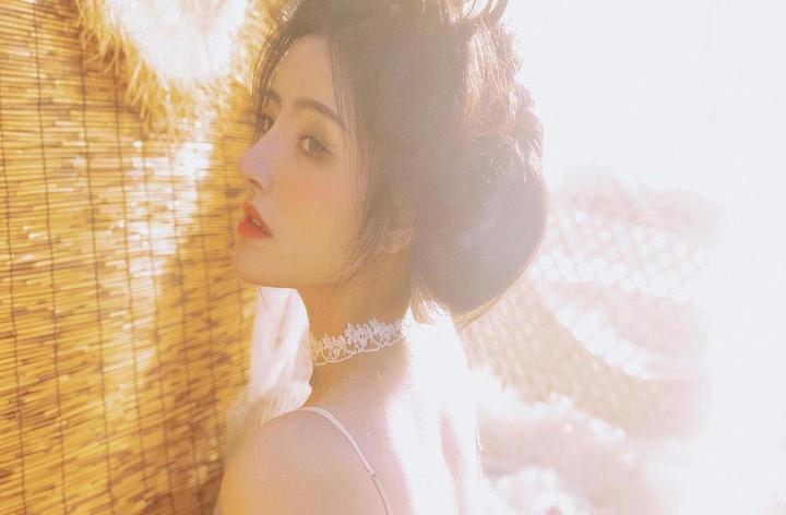 肢体的绣感艺术表现